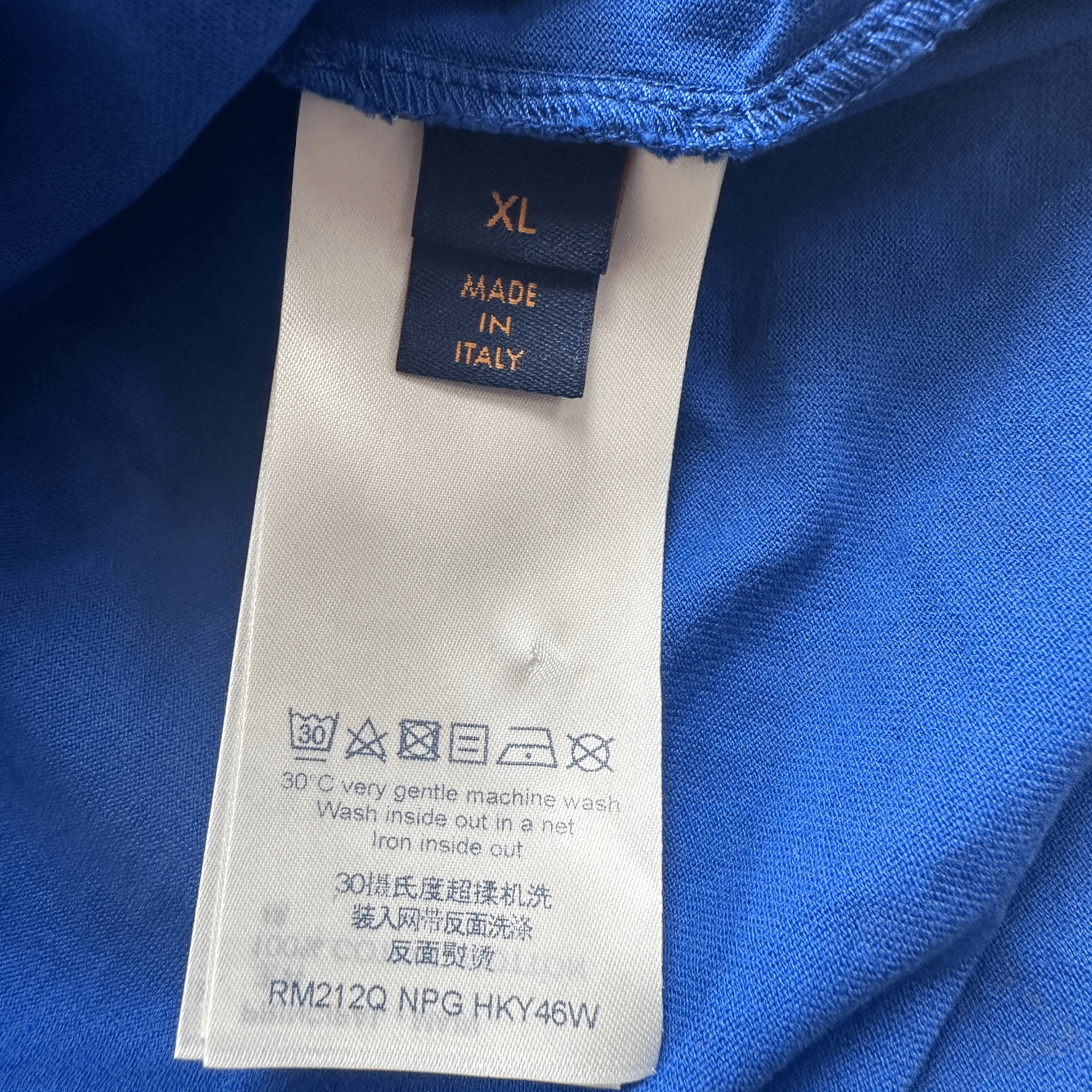 Louis Vuitton Blue & Red Monogram Gradient T-Shirt - Morely TrendsLouis Vuitton Type here:)