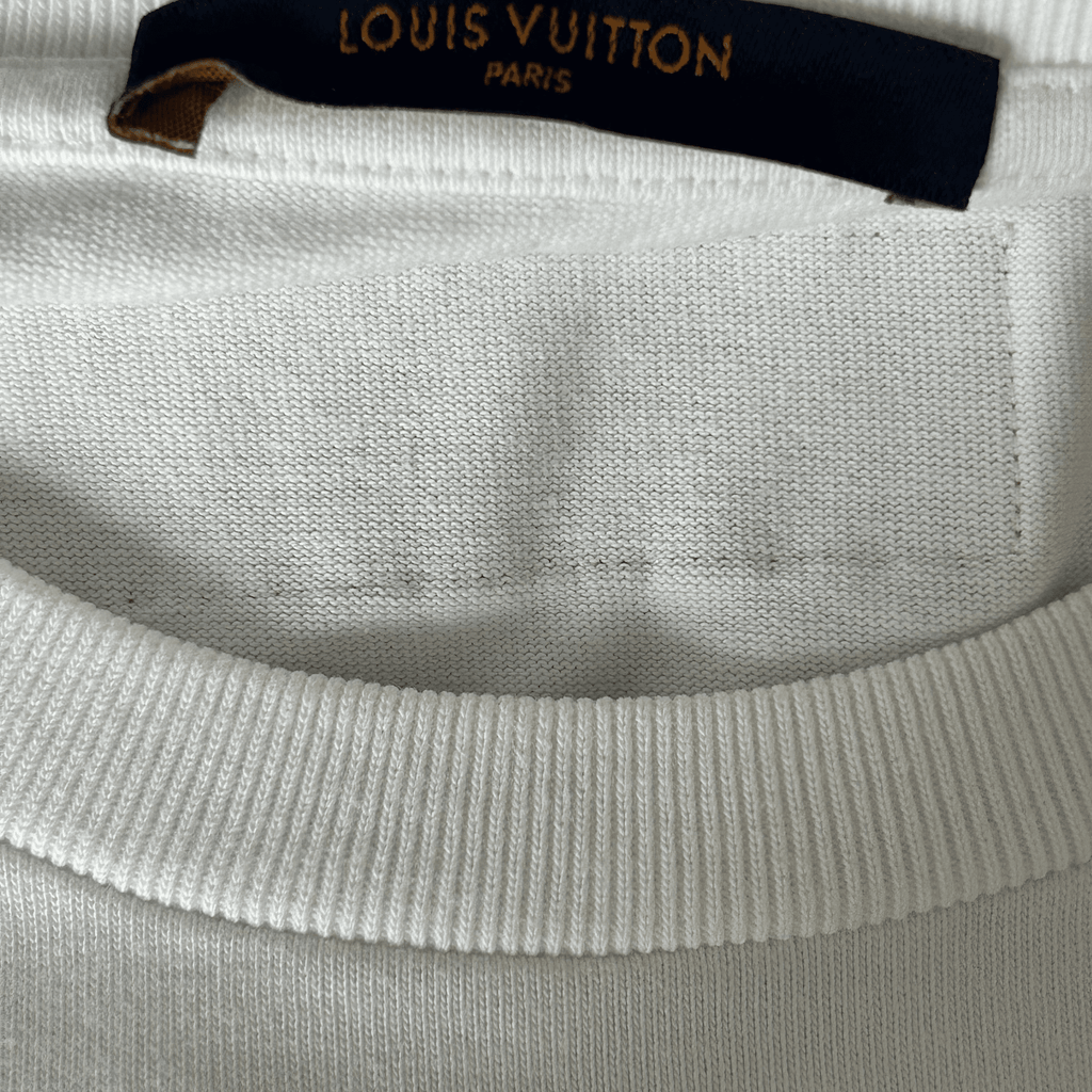 Louis Vuitton White & Black Pendant Logo T-Shirt - Morely TrendsLouis Vuitton Type here:)
